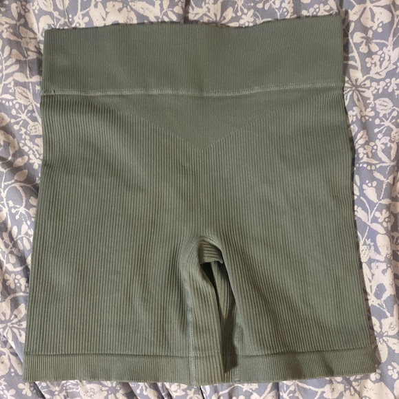 Teal Amazon Athletic Shorts, Size Medium, Stretchy Material - Picture 2 of 2